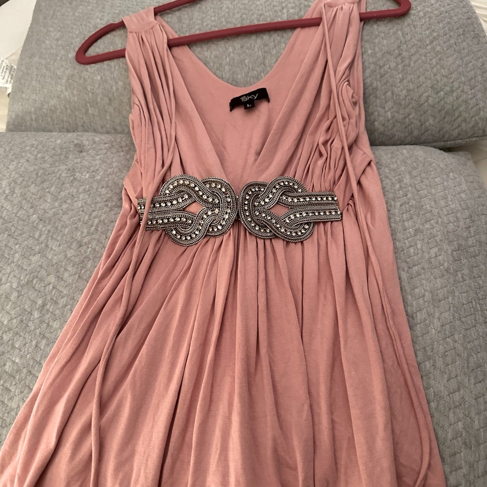 SKY brand top RHOC style fits likes an 8/10